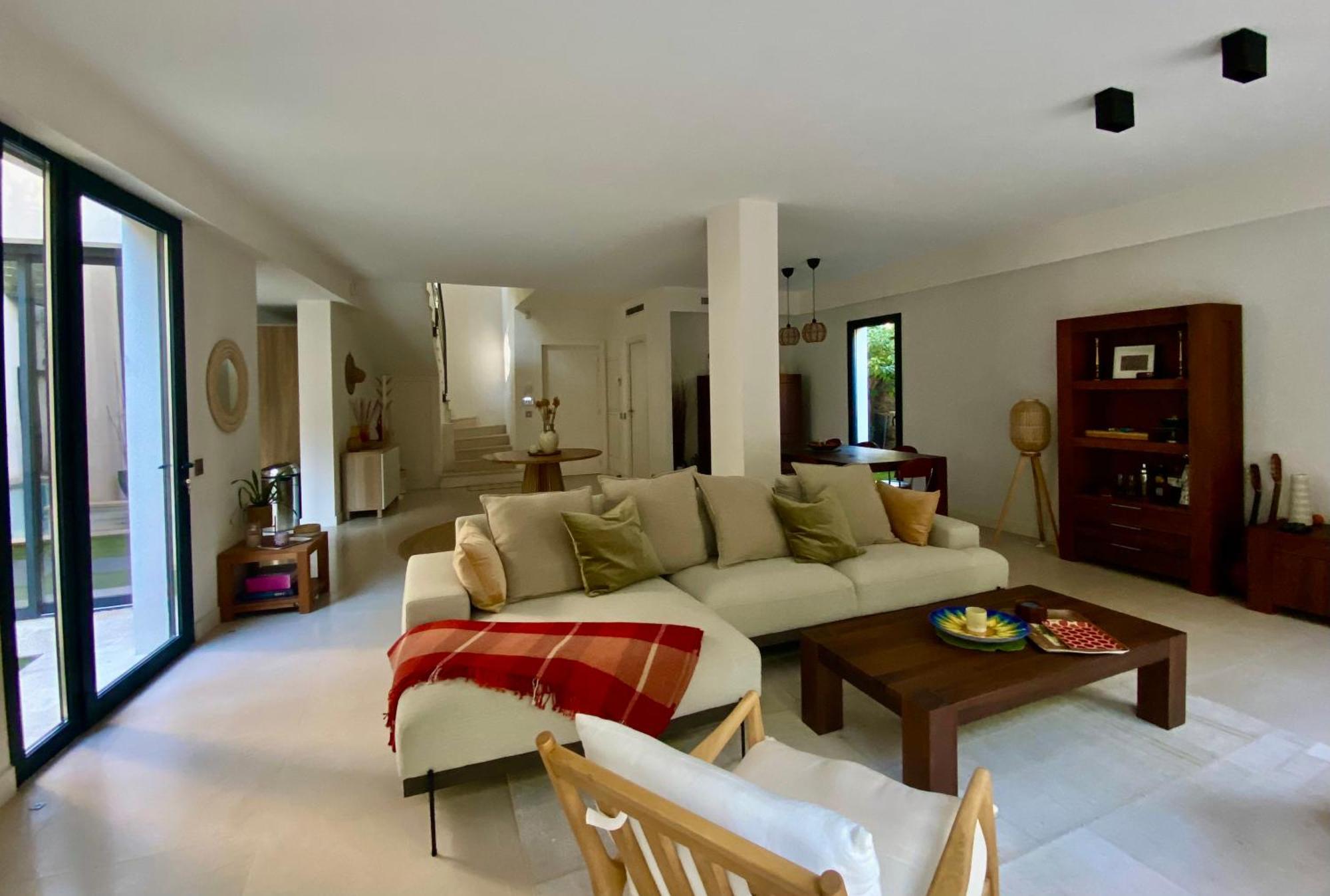 Rumah Bali Канны Экстерьер фото